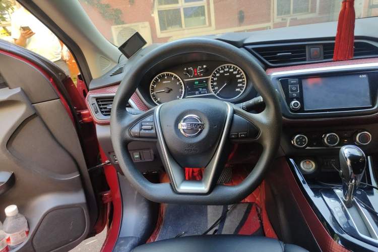 Used Nissan Lannia 2016 1.6L CVT Smart Cool Edition Steering Wheel