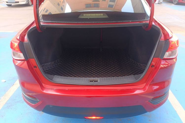 Used Nissan Lannia 2016 1.6L CVT Cool Edition Trunk
