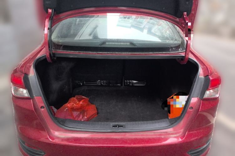 Used Nissan Lannia 2016 1.6L CVT Cool Edition Trunk