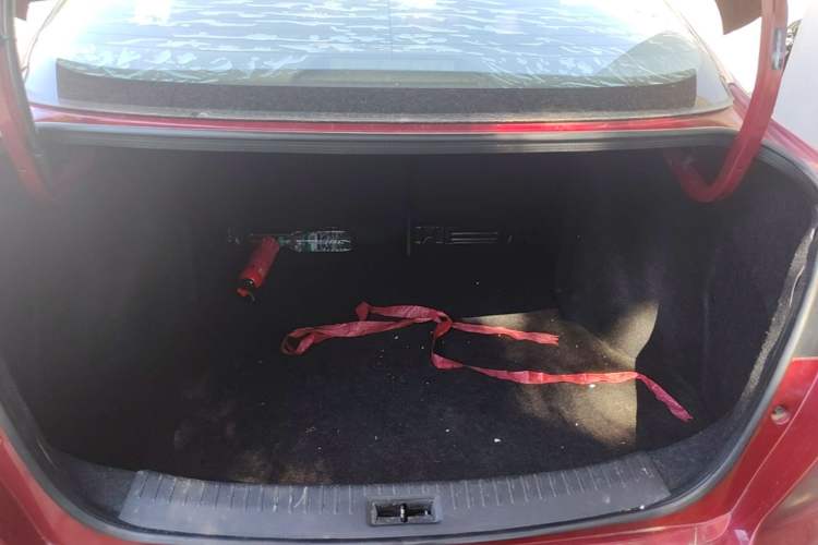 Used Nissan Lannia 2016 1.6L CVT Smart Cool Edition Trunk