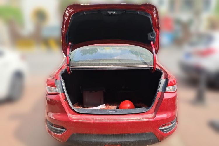 Used Nissan Lannia 2016 1.6L CVT Cool Edition Trunk
