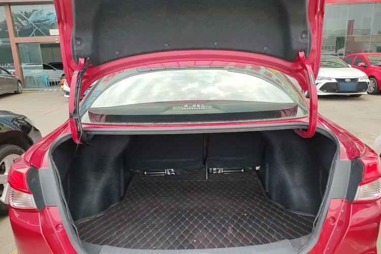 Used Nissan Lannia 2016 1.6L CVT Cool Edition Trunk