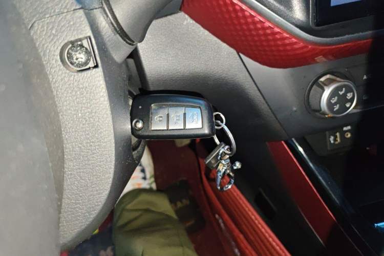 Used Nissan Lannia 2016 1.6L CVT Cool Edition Vehicle Key