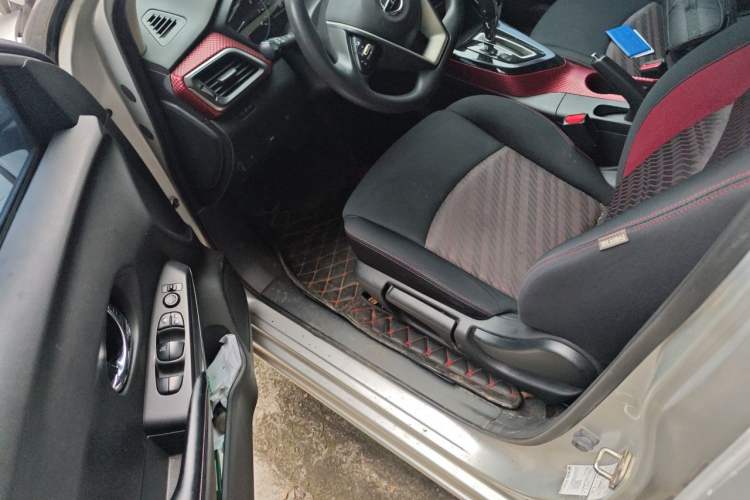 Used Nissan Lannia 2016 1.6L CVT Cool Edition Driver Seat