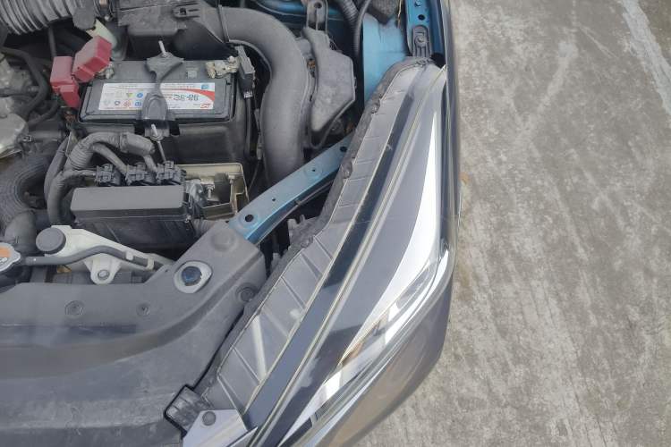 Used Nissan Lannia 2016 1.6L CVT Smart Cool Edition Engine Bay Left