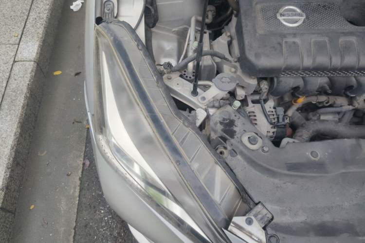 Used Nissan Lannia 2016 1.6L CVT Smart Cool Edition Engine Bay Right