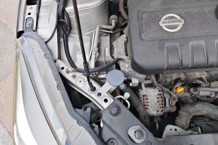 Used Nissan Lannia 2016 1.6L CVT Smart Cool Edition Engine Bay Right