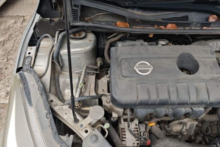 Used Nissan Lannia 2016 1.6L CVT Cool Edition Engine Bay Right