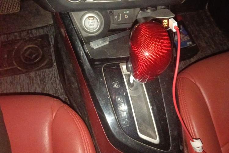 Used Nissan Lannia 2016 1.6L CVT Smart Cool Edition Gear Lever