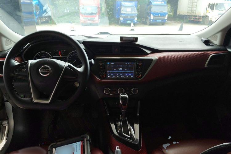 Used Nissan Lannia 2016 1.6L CVT Cool Edition Interior 2