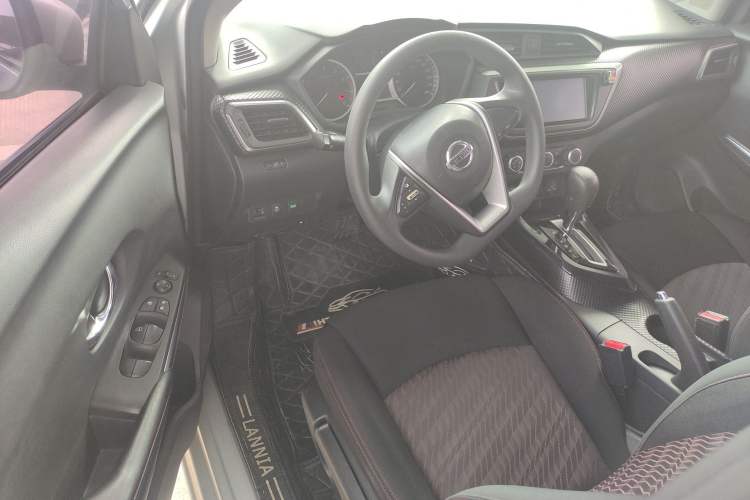 Used Nissan Lannia 2016 1.6L CVT Smart Cool Edition Interior 2