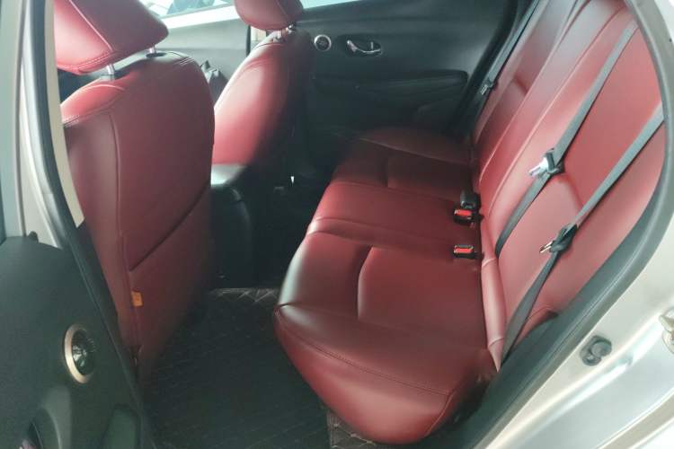 Used Nissan Lannia 2016 1.6L CVT Cool Edition Interior 4