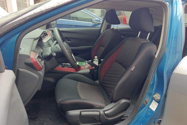 Used Nissan Lannia 2016 1.6L CVT Smart Cool Edition Left Front Seat