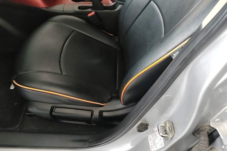 Used Nissan Lannia 2016 1.6L CVT Smart Cool Edition Left Front Seat