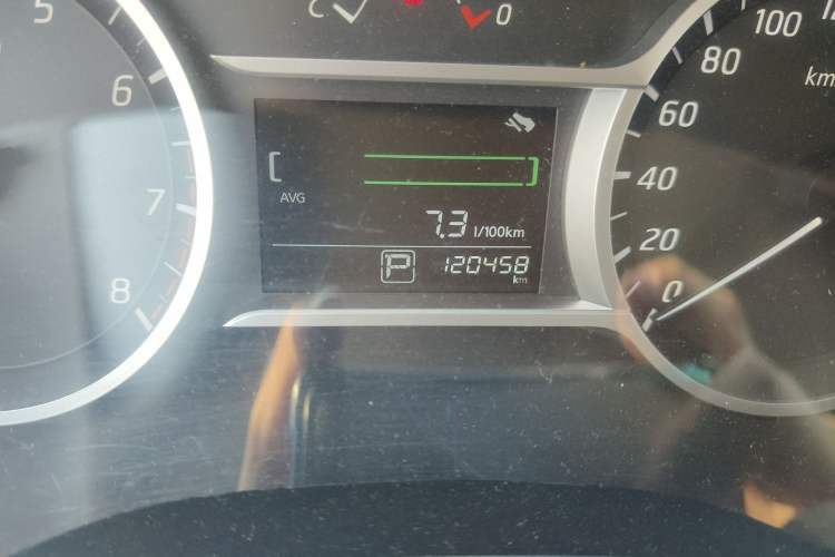Used Nissan Lannia 2016 1.6L CVT Smart Cool Edition Odometer Close Up