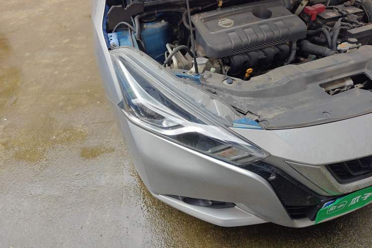Used Nissan Lannia 2016 1.6L CVT Smart Cool Edition Right Front Headlight