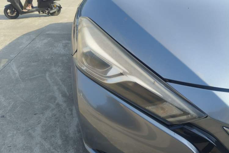 Used Nissan Lannia 2016 1.6L CVT Smart Cool Edition Right Front Headlight