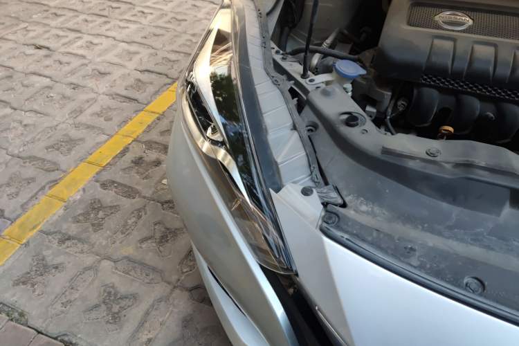 Used Nissan Lannia 2016 1.6L CVT Smart Cool Edition Right Front Headlight