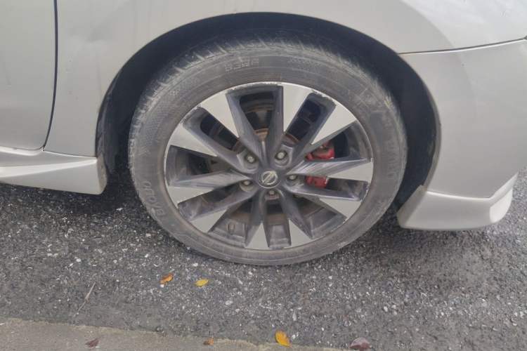 Used Nissan Lannia 2016 1.6L CVT Smart Cool Edition Right Front Wheel Hub