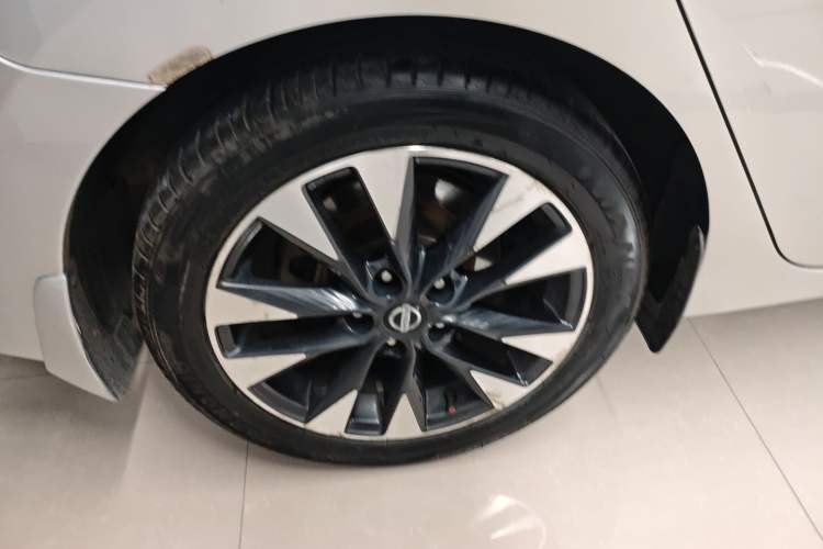 Used Nissan Lannia 2016 1.6L CVT Smart Cool Edition Right Rear Wheel Hub