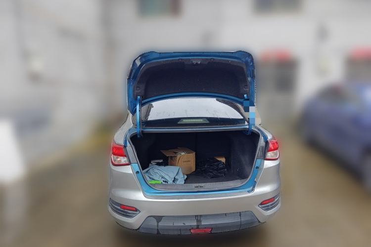 Used Nissan Lannia 2016 1.6L CVT Smart Cool Edition Trunk