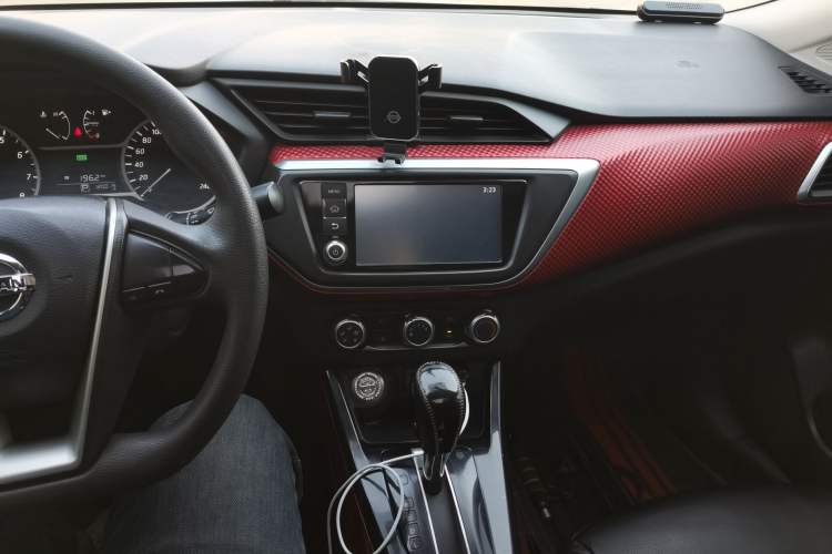 Used Nissan Lannia 2016 1.6L CVT Smart Cool Edition Audio And AC Panel