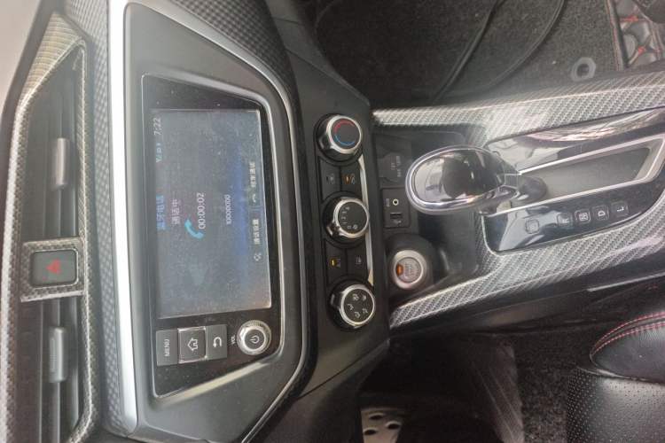Used Nissan Lannia 2016 1.6L CVT Smart Cool Edition Audio And AC Panel