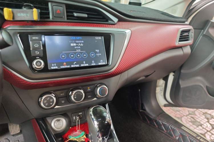Used Nissan Lannia 2016 1.6L CVT Smart Cool Edition Audio And AC Panel
