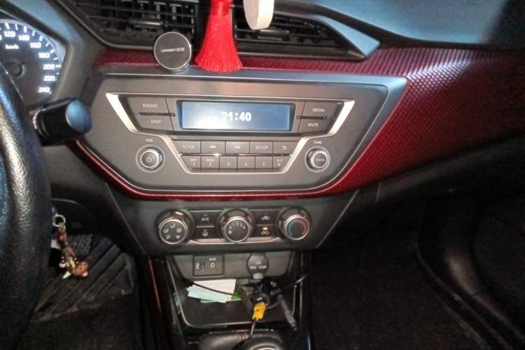 Used Nissan Lannia 2016 1.6L Manual Cool Edition Audio And AC Panel