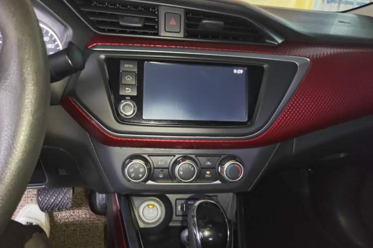 Used Nissan Lannia 2016 1.6L CVT Smart Cool Edition Audio And AC Panel