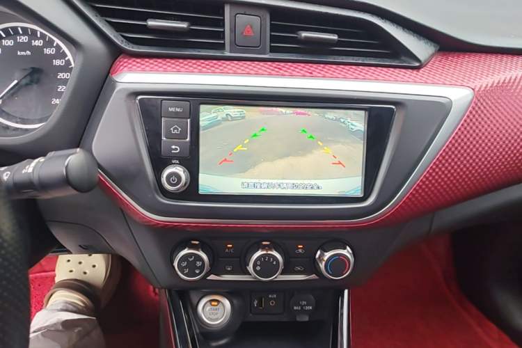 Used Nissan Lannia 2016 1.6L CVT Smart Cool Edition Audio And AC Panel
