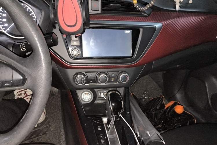 Used Nissan Lannia 2016 1.6L CVT Smart Cool Edition Audio And AC Panel
