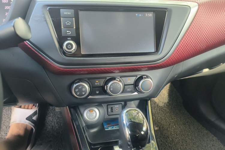 Used Nissan Lannia 2016 1.6L CVT Smart Cool Edition Audio And AC Panel