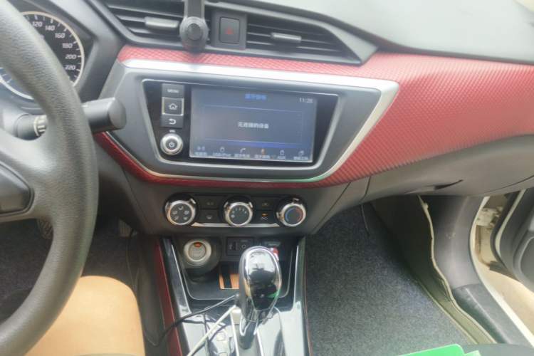 Used Nissan Lannia 2016 1.6L CVT Smart Cool Edition Audio And AC Panel