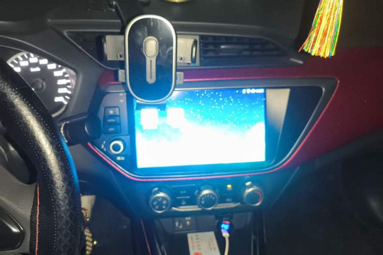 Used Nissan Lannia 2016 1.6L Manual Cool Edition Audio And AC Panel