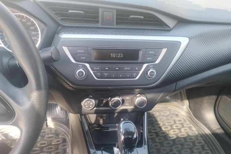 Used Nissan Lannia 2016 1.6L CVT Cool Edition Audio And AC Panel