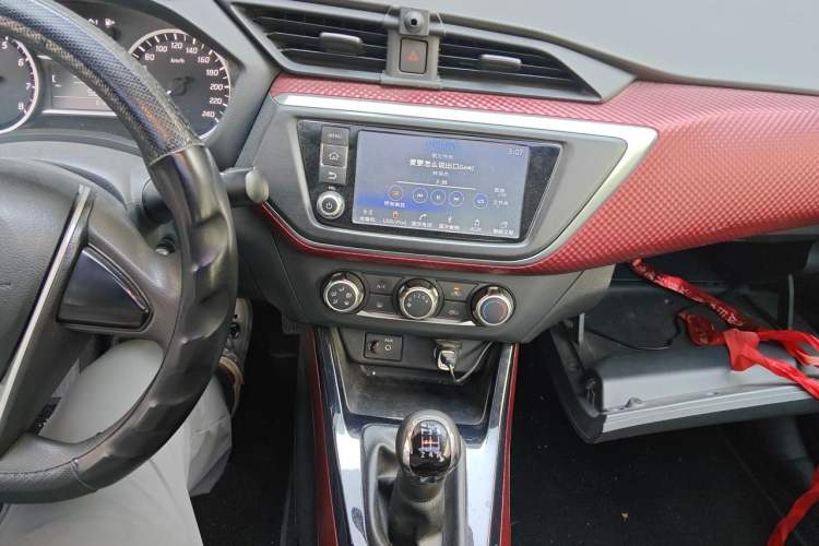 Used Nissan Lannia 2016 1.6L Manual Cool Edition Audio And AC Panel