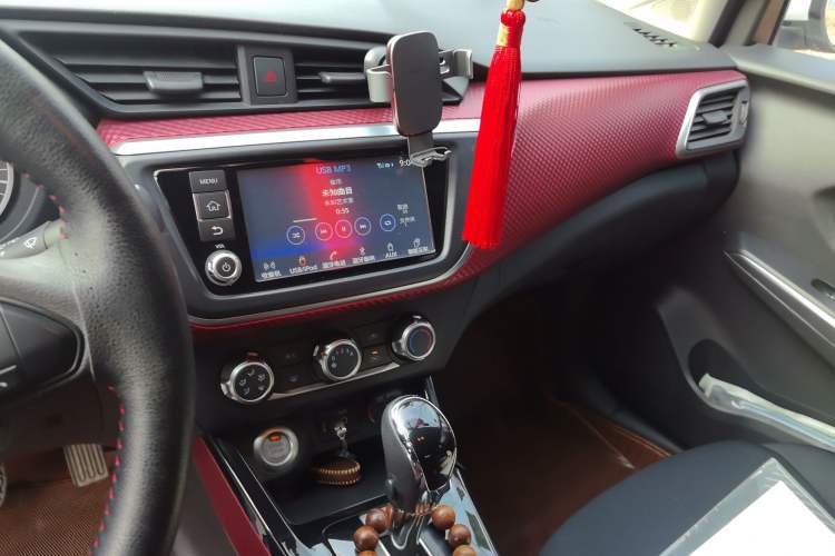 Used Nissan Lannia 2016 1.6L CVT Smart Cool Edition Audio And AC Panel