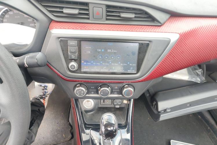 Used Nissan Lannia 2016 1.6L CVT Smart Cool Edition Audio And AC Panel