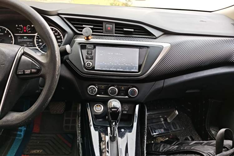 Used Nissan Lannia 2016 1.6L CVT Smart Cool Edition Audio And AC Panel
