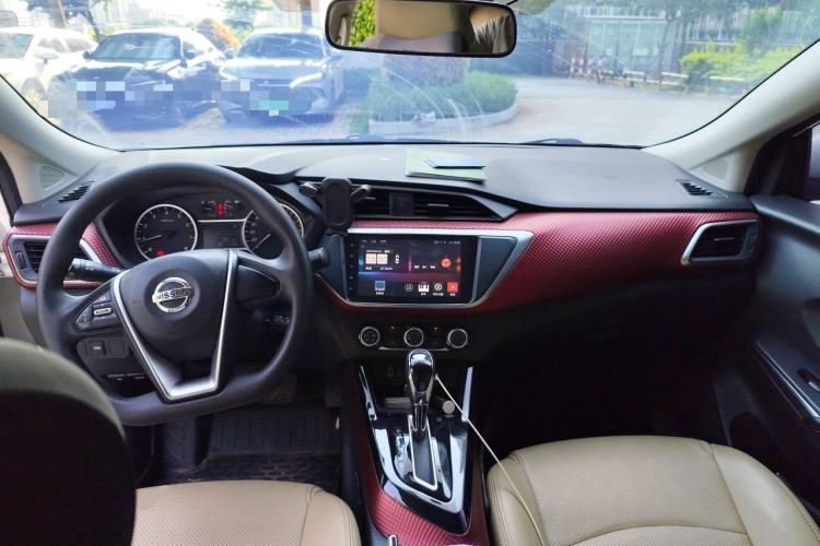 Used Nissan Lannia 2016 1.6L CVT Cool Edition Center Console