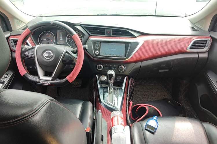 Used Nissan Lannia 2016 1.6L CVT High-Energy Version Center Console