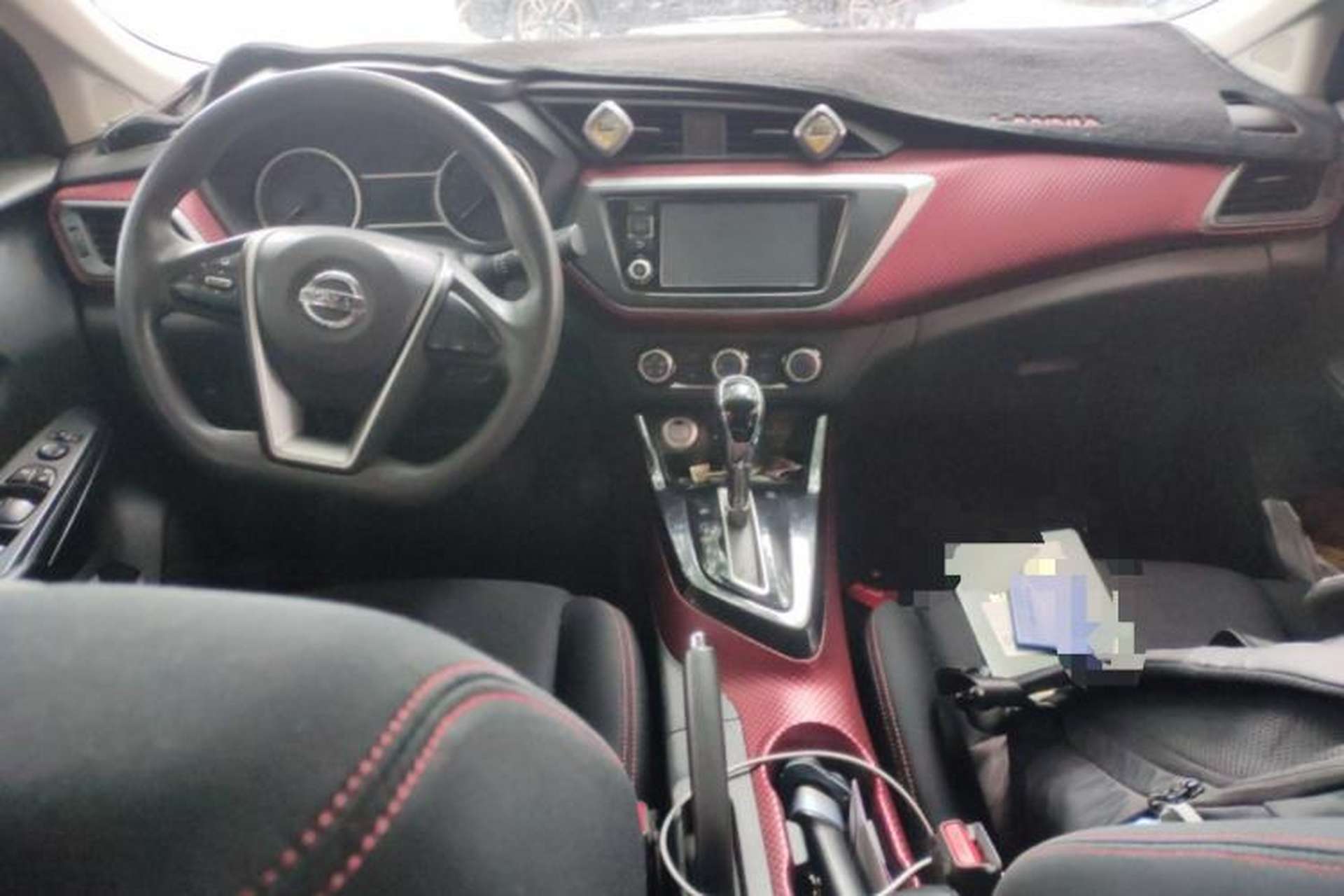 Used Nissan Lannia 2016 1.6L CVT Smart Cool Edition Center Console