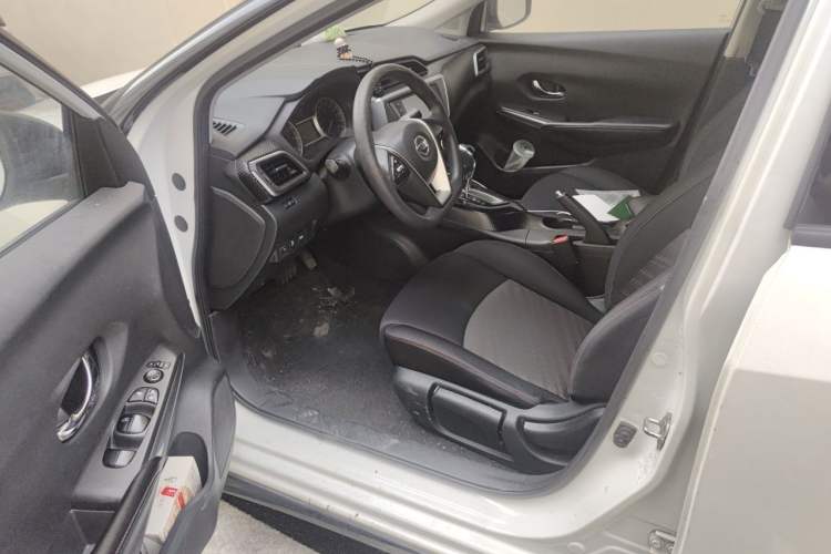 Used Nissan Lannia 2016 1.6L CVT Smart Edition Driver Seat
