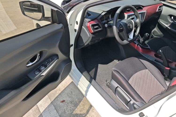 Used Nissan Lannia 2016 1.6L Manual Cool Edition Driver Seat