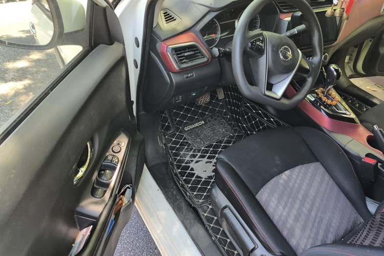 Used Nissan Lannia 2016 1.6L CVT Cool Edition Driver Seat
