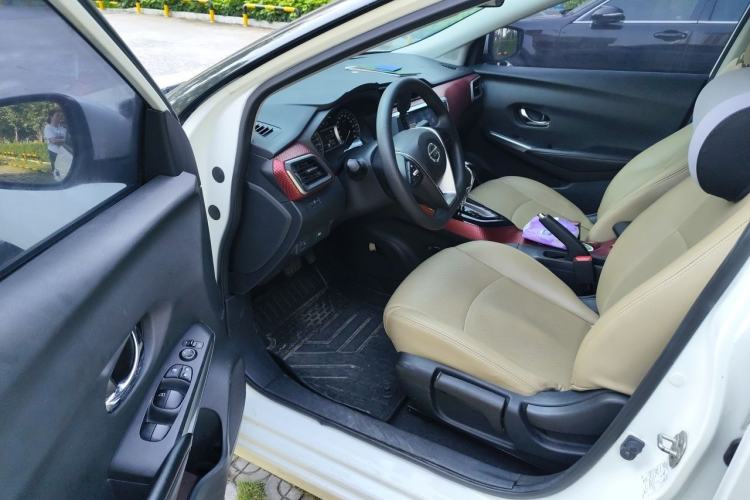 Used Nissan Lannia 2016 1.6L CVT Cool Edition Driver Seat