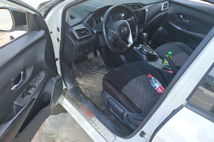 Used Nissan Lannia 2016 1.6L CVT Cool Edition Driver Seat
