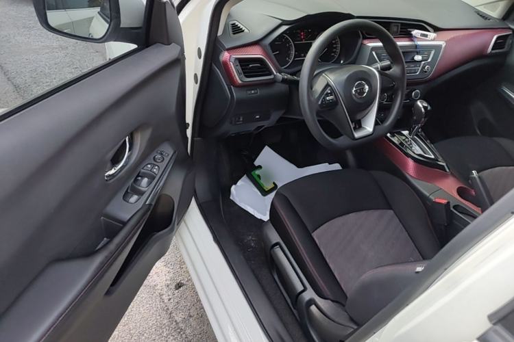 Used Nissan Lannia 2016 1.6L CVT Cool Edition Driver Seat