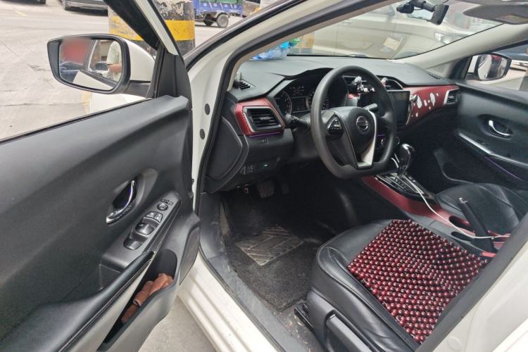 Used Nissan Lannia 2016 1.6L CVT Cool Edition Driver Seat